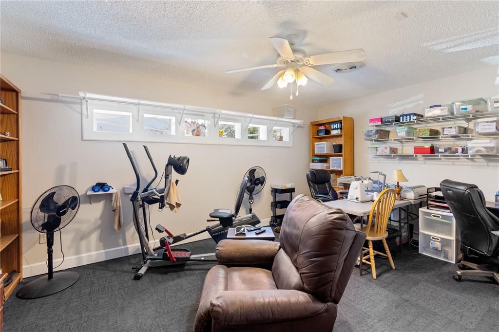 Active With Contract: $399,500 (3 beds, 2 baths, 1650 Square Feet)
