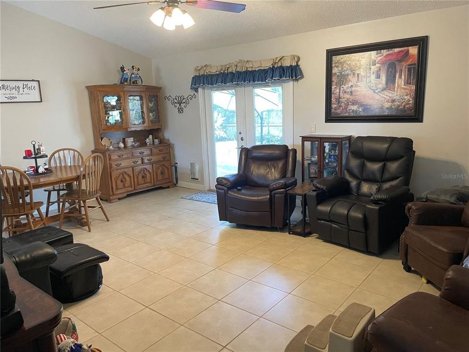 Recently Sold: $399,500 (3 beds, 2 baths, 1650 Square Feet)