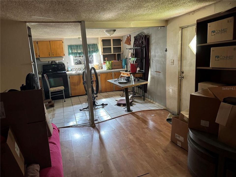 For Sale: $110,000 (2 beds, 1 baths, 576 Square Feet)
