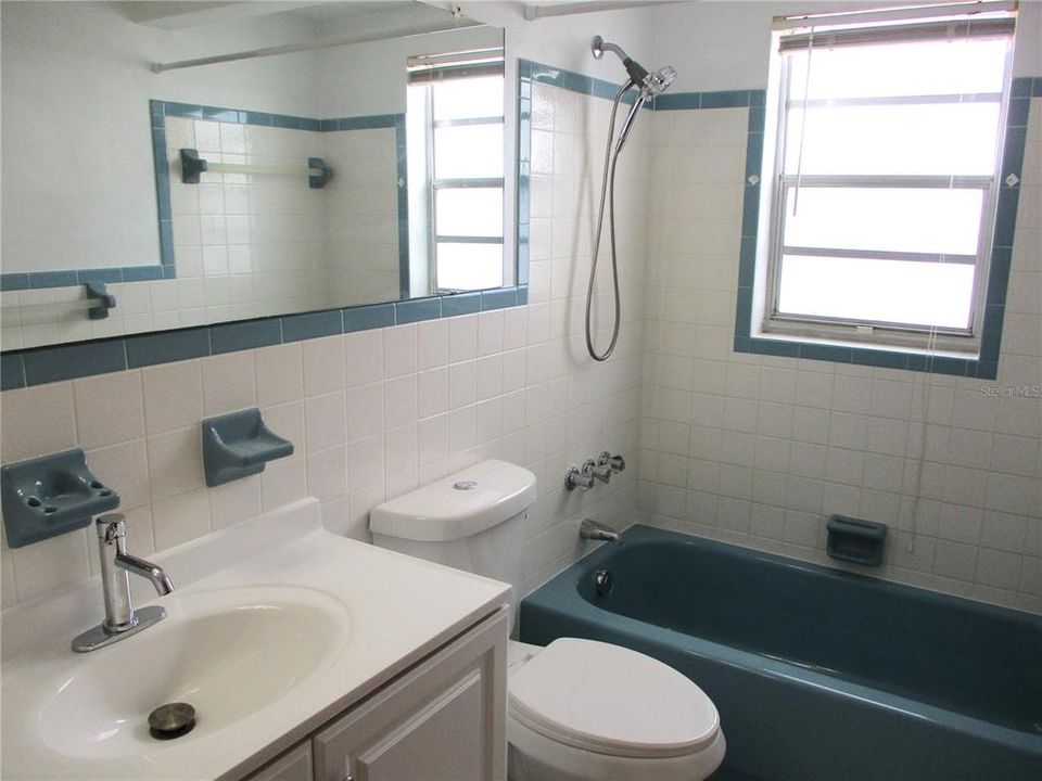 最近租的: $1,600 (2 贝兹, 2 浴室, 1394 平方英尺)