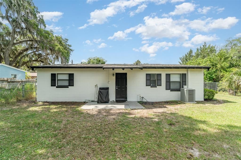 For Sale: $210,000 (3 beds, 1 baths, 1032 Square Feet)