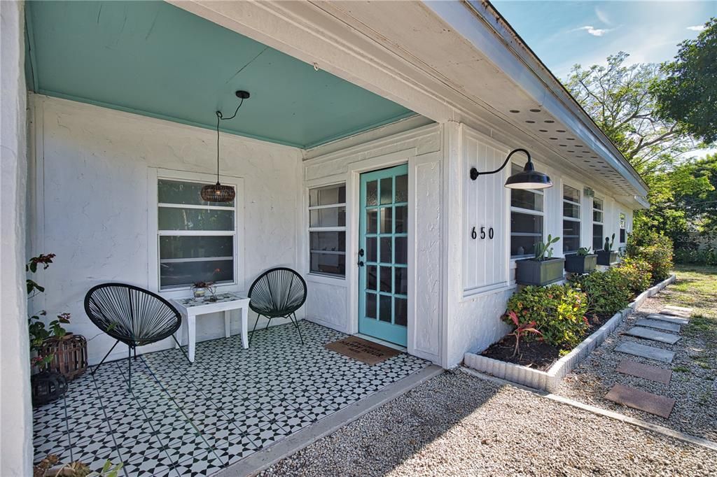 Covered front entry patio