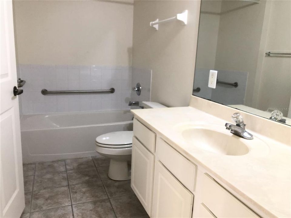 For Rent: $2,200 (3 beds, 2 baths, 1615 Square Feet)