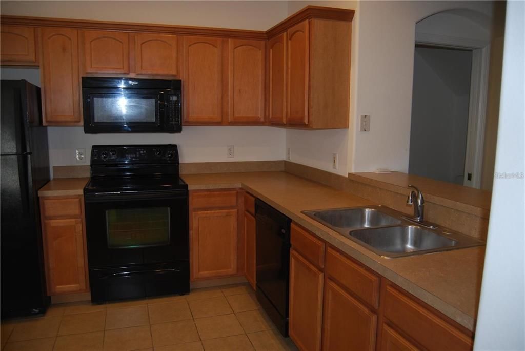 For Sale: $329,000 (2 beds, 2 baths, 1270 Square Feet)