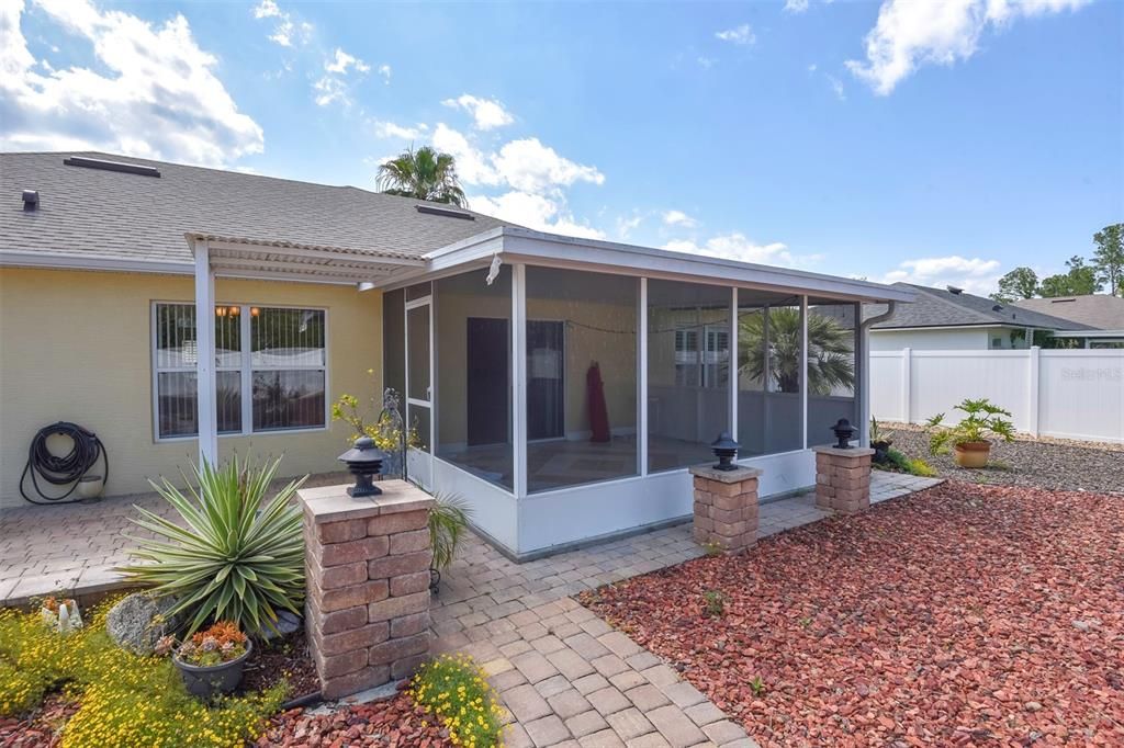 For Sale: $349,000 (3 beds, 2 baths, 1819 Square Feet)