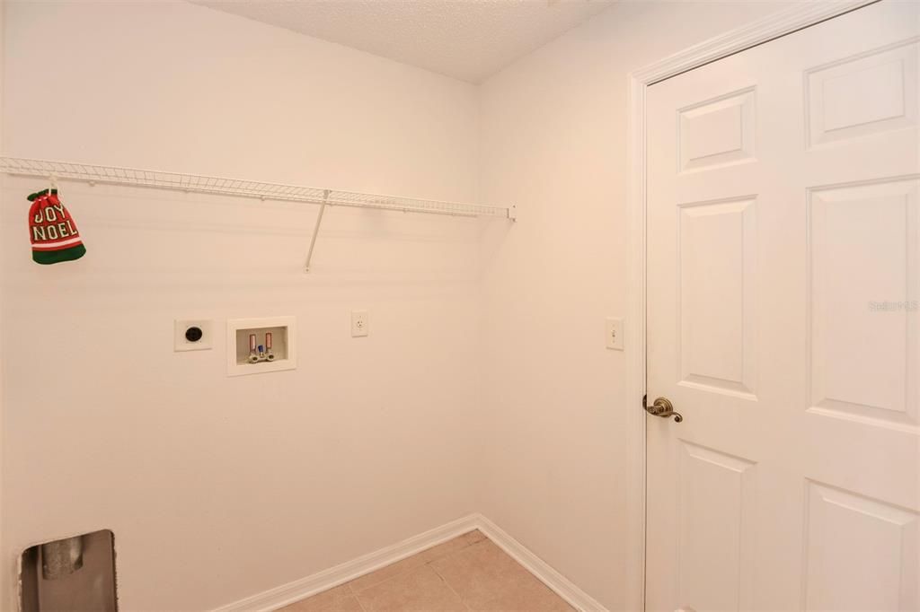 Active With Contract: $329,900 (3 beds, 2 baths, 1819 Square Feet)