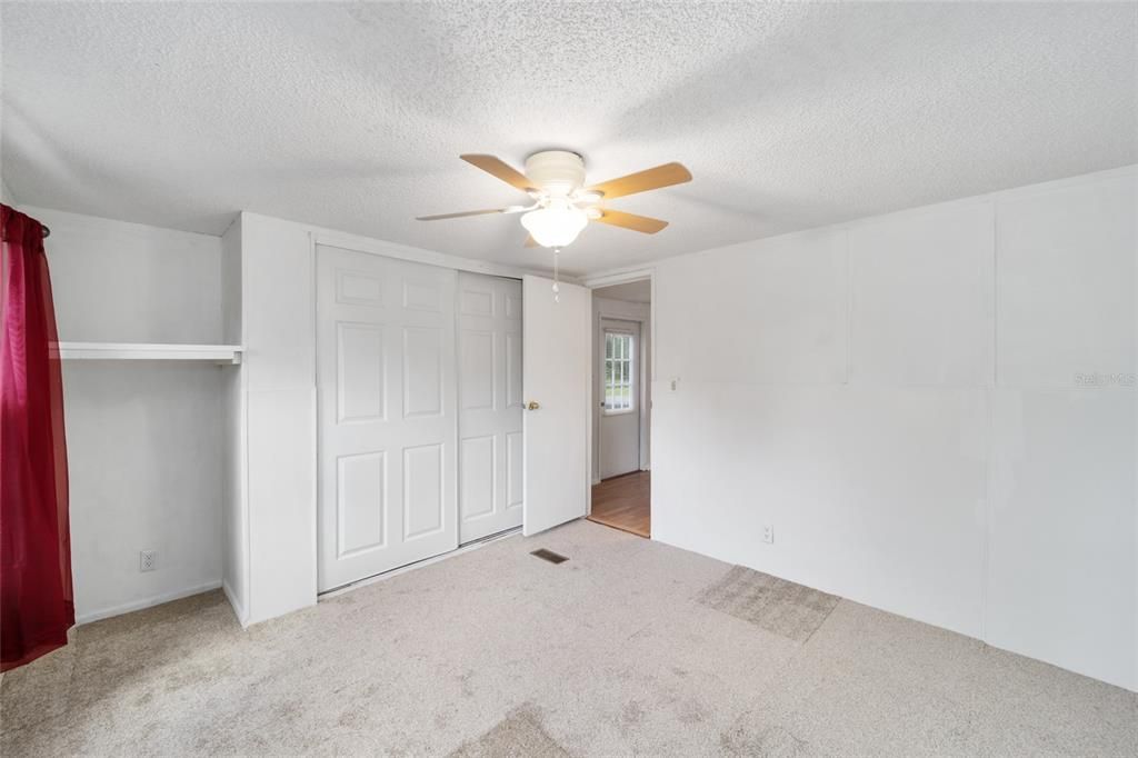 For Sale: $119,000 (2 beds, 2 baths, 924 Square Feet)
