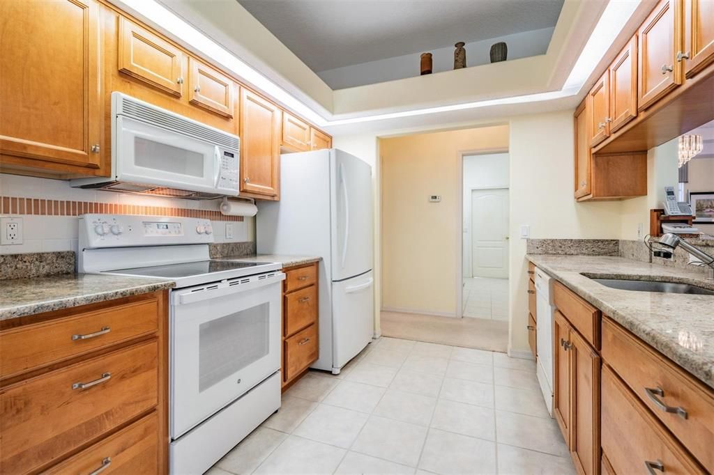Active With Contract: $359,900 (3 beds, 2 baths, 1831 Square Feet)