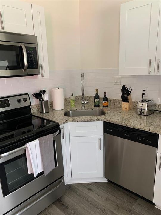 For Rent: $1,695 (1 beds, 1 baths, 675 Square Feet)