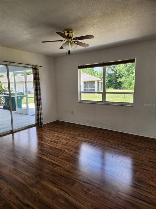 For Rent: $1,800 (2 beds, 2 baths, 1376 Square Feet)