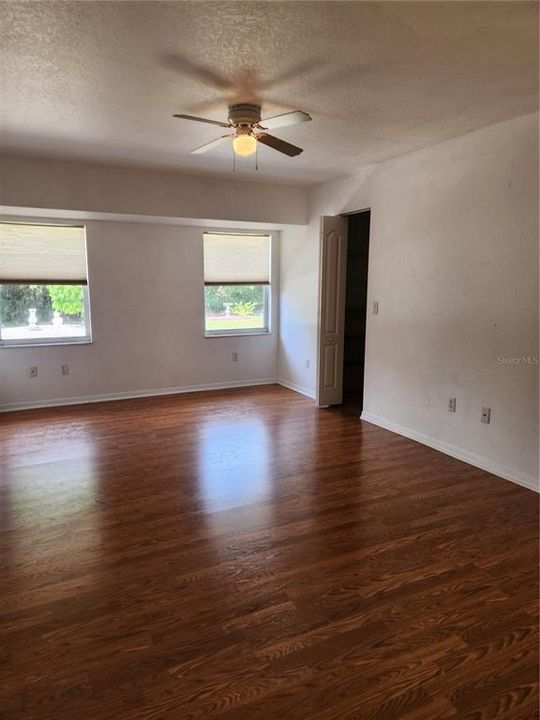 For Rent: $1,700 (2 beds, 2 baths, 1376 Square Feet)