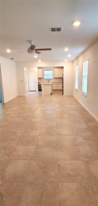 Active With Contract: $1,950 (2 beds, 2 baths, 1433 Square Feet)