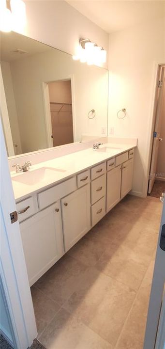 Active With Contract: $1,950 (2 beds, 2 baths, 1433 Square Feet)