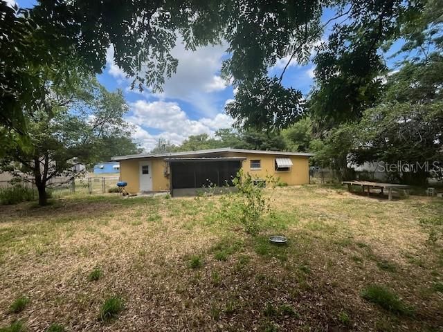 Recently Sold: $199,000 (3 beds, 1 baths, 1137 Square Feet)