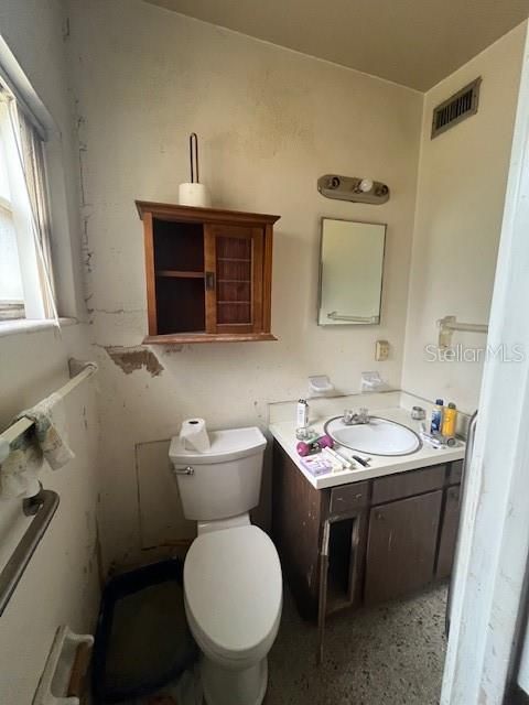 Recently Sold: $199,000 (3 beds, 1 baths, 1137 Square Feet)