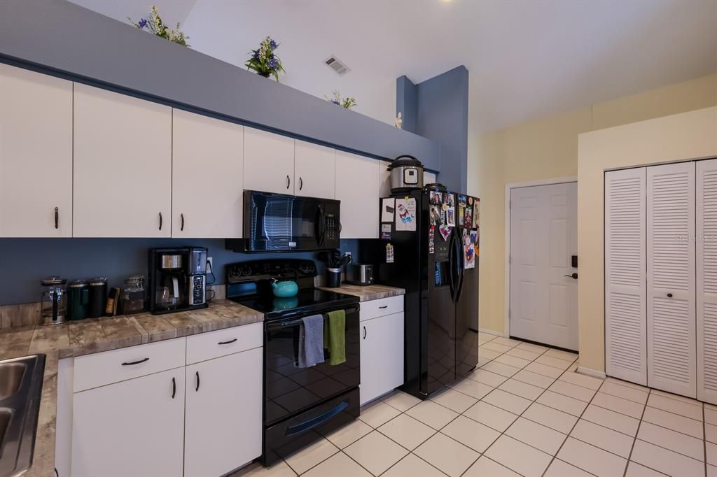 For Sale: $359,900 (3 beds, 2 baths, 1336 Square Feet)