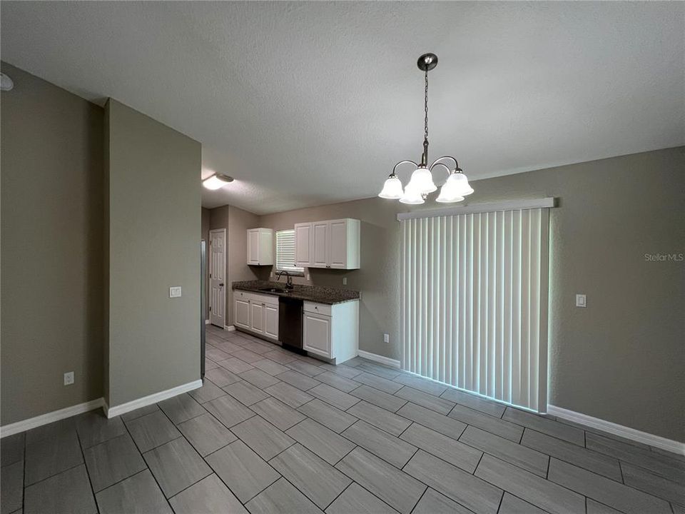 For Rent: $1,625 (3 beds, 2 baths, 1232 Square Feet)
