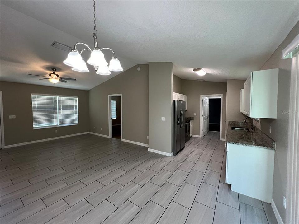 For Rent: $1,625 (3 beds, 2 baths, 1232 Square Feet)