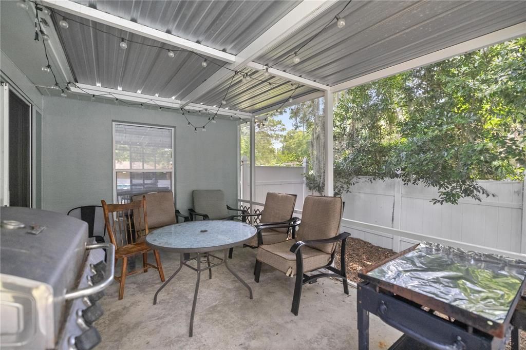 Active With Contract: $237,000 (3 beds, 2 baths, 1246 Square Feet)