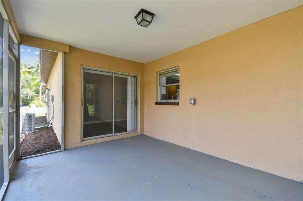 Active With Contract: $439,900 (3 beds, 2 baths, 1465 Square Feet)