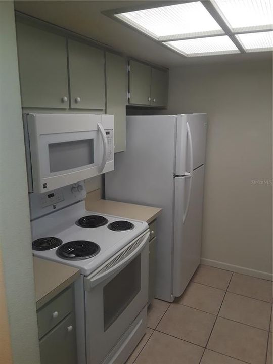 For Sale: $156,900 (1 beds, 1 baths, 775 Square Feet)