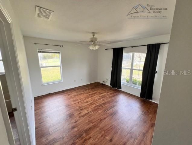 For Rent: $2,445 (4 beds, 3 baths, 2111 Square Feet)