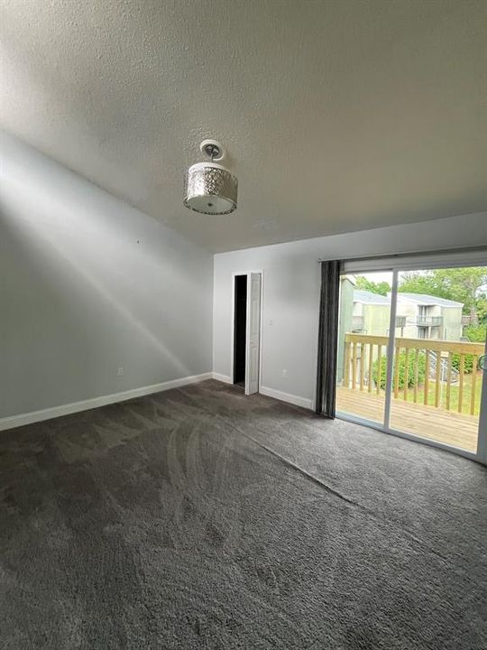 Active With Contract: $130,000 (2 beds, 1 baths, 1085 Square Feet)
