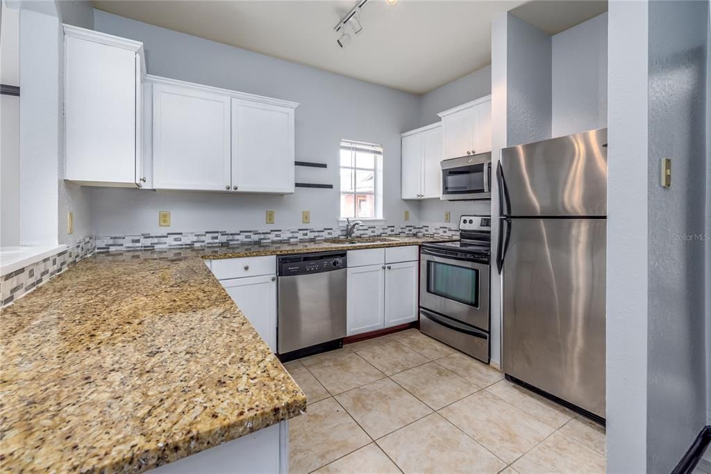 For Sale: $256,000 (2 beds, 2 baths, 1182 Square Feet)