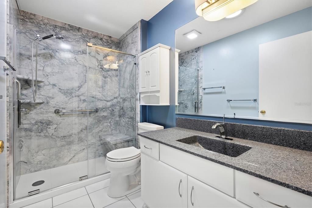 For Sale: $319,900 (2 beds, 2 baths, 1214 Square Feet)
