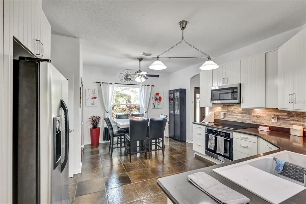 For Sale: $439,900 (3 beds, 2 baths, 1846 Square Feet)