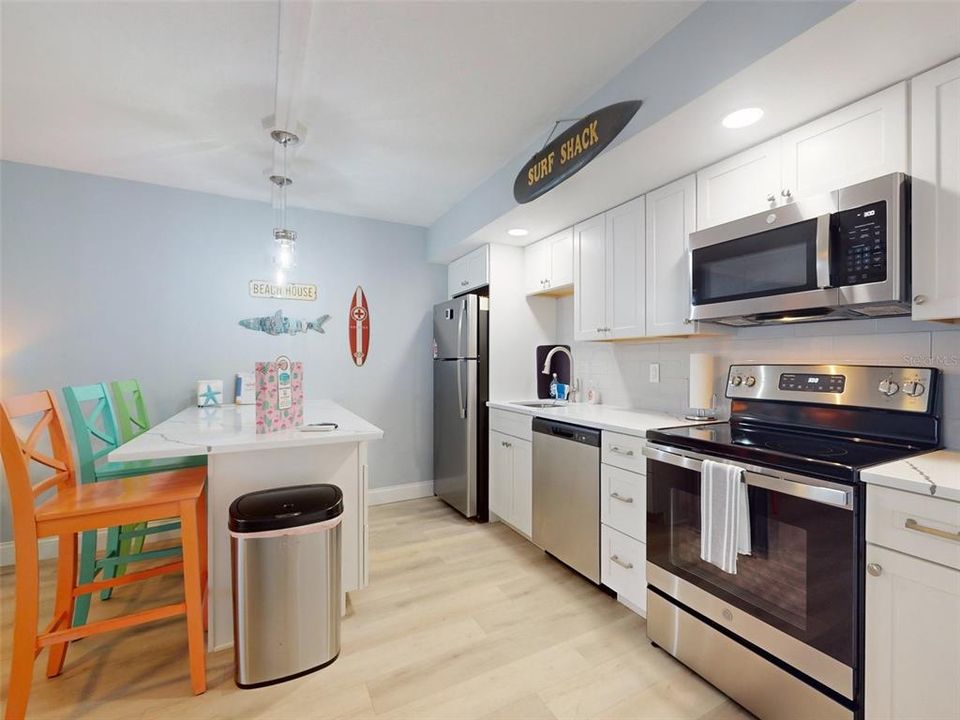 For Sale: $250,000 (1 beds, 1 baths, 459 Square Feet)