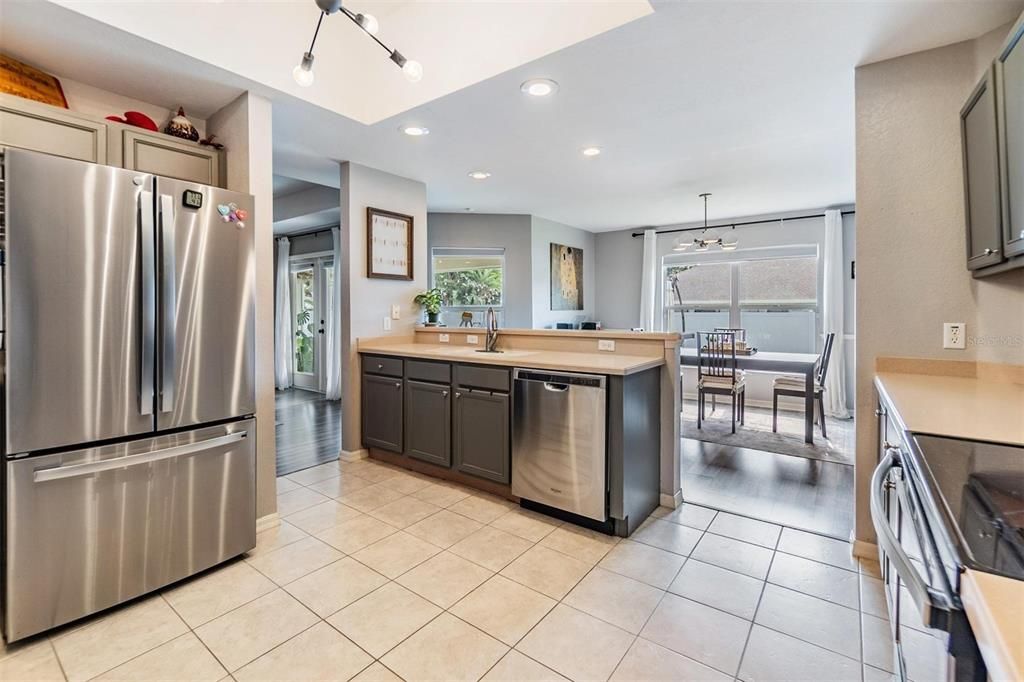 Active With Contract: $385,000 (4 beds, 2 baths, 1920 Square Feet)