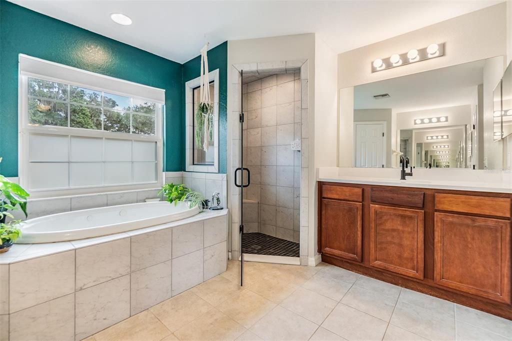 Active With Contract: $385,000 (4 beds, 2 baths, 1920 Square Feet)