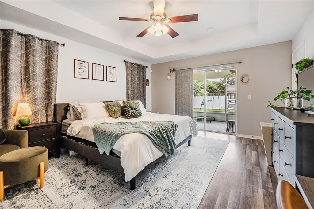 Active With Contract: $385,000 (4 beds, 2 baths, 1920 Square Feet)