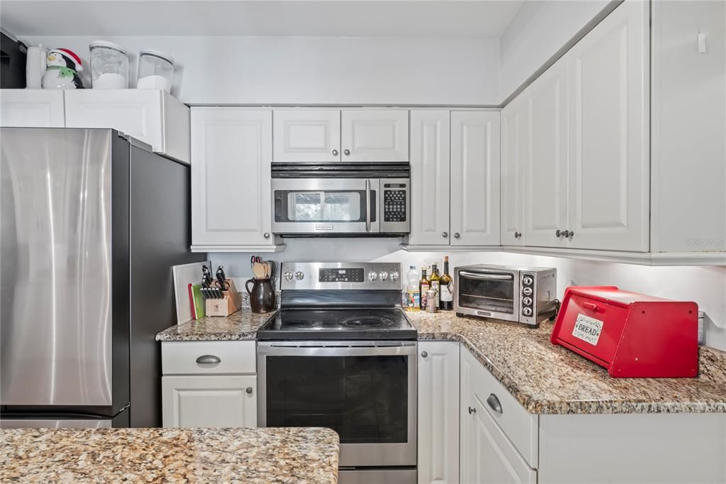 Active With Contract: $489,000 (2 beds, 2 baths, 1460 Square Feet)
