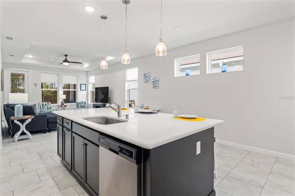For Sale: $379,900 (2 beds, 2 baths, 1499 Square Feet)