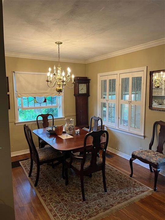 DINING RM WITH BUILT IN CABINETS