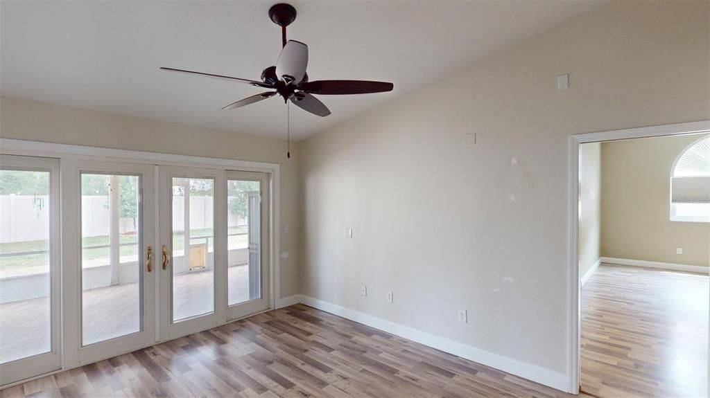 Active With Contract: $334,900 (3 beds, 2 baths, 1754 Square Feet)