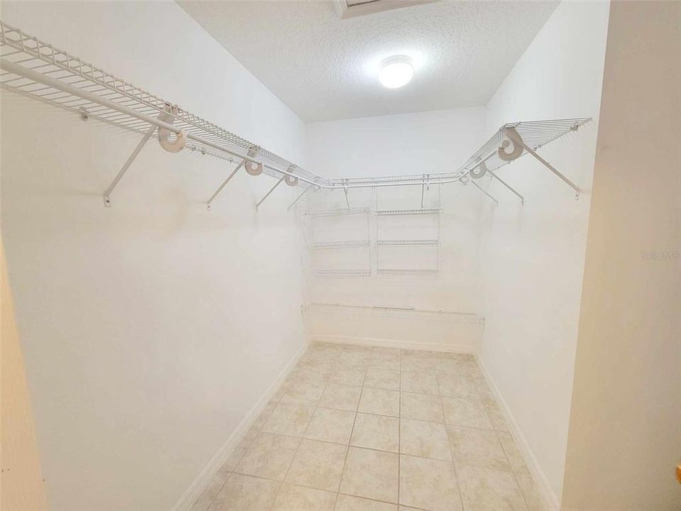 For Rent: $2,000 (2 beds, 2 baths, 1676 Square Feet)