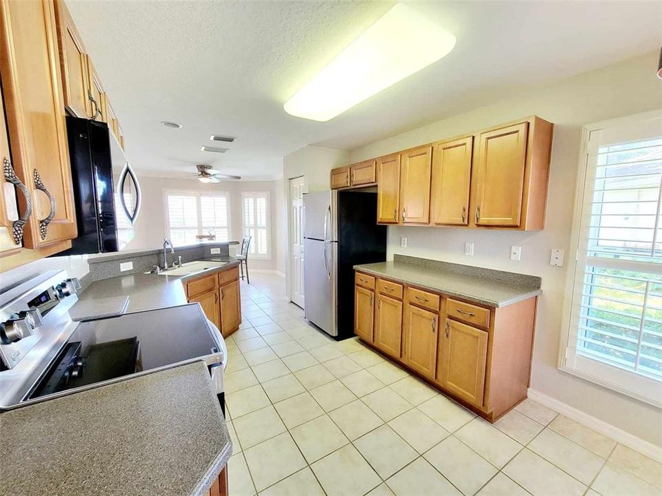 For Rent: $2,000 (2 beds, 2 baths, 1676 Square Feet)