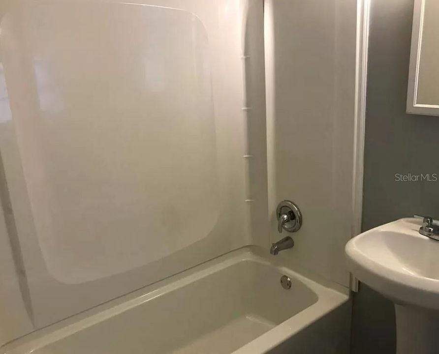 Недавно арендовано: $1,000 (2 спален, 1 ванн, 500 Квадратных фут)