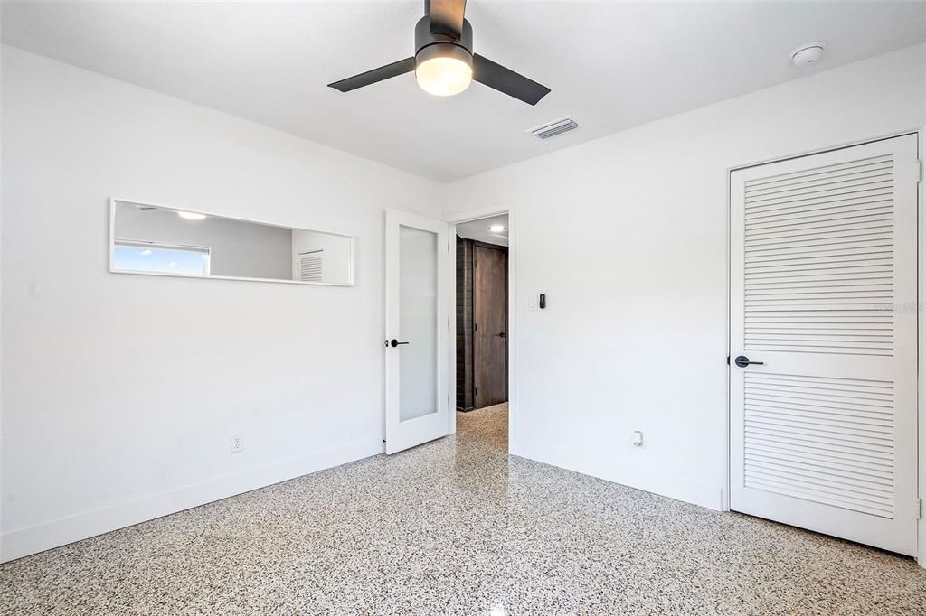 For Sale: $350,000 (2 beds, 1 baths, 741 Square Feet)