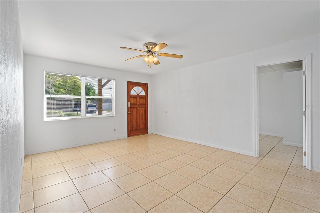 For Sale: $277,900 (3 beds, 1 baths, 1120 Square Feet)