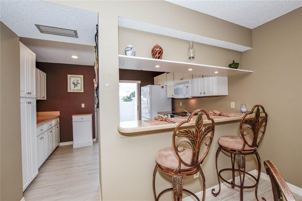 For Sale: $329,000 (2 beds, 2 baths, 1365 Square Feet)