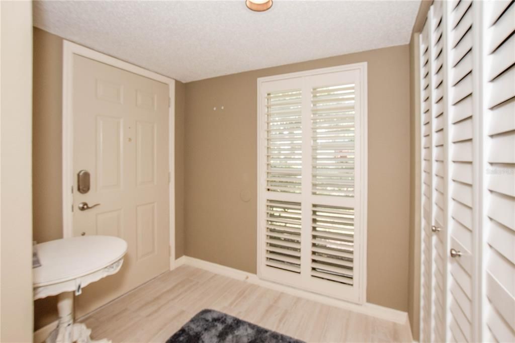 For Sale: $329,000 (2 beds, 2 baths, 1365 Square Feet)