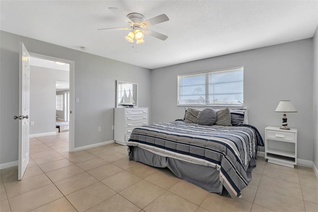 For Sale: $699,400 (2 beds, 2 baths, 1714 Square Feet)
