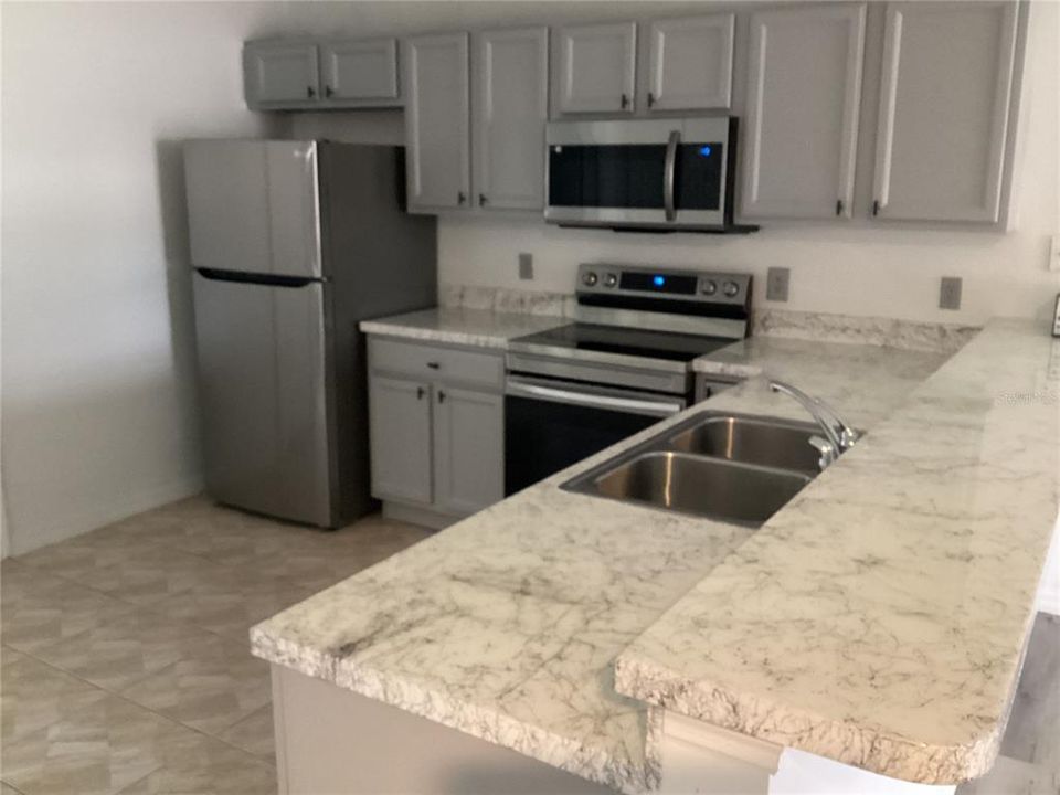 For Rent: $1,800 (4 beds, 2 baths, 1311 Square Feet)