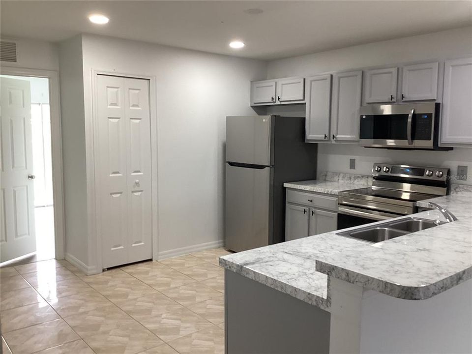 For Rent: $1,800 (4 beds, 2 baths, 1311 Square Feet)