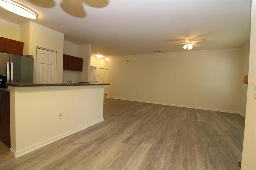 Active With Contract: $2,000 (3 beds, 2 baths, 1460 Square Feet)