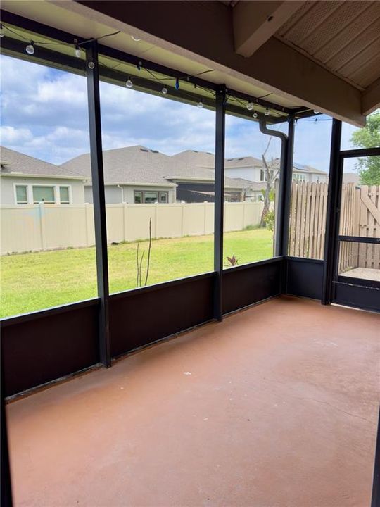 Active With Contract: $1,900 (2 beds, 2 baths, 1078 Square Feet)